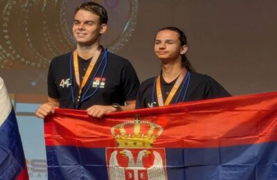„ANDREJ, NISI SAM, RAŠKA JE UZ TEBE“: Studenti stali uz zlatnog olimpijca privedenog zbog platforme za spiskove SNS botova!
