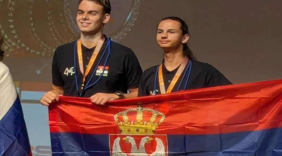 „ANDREJ, NISI SAM, RAŠKA JE UZ TEBE“: Studenti stali uz zlatnog olimpijca privedenog zbog platforme za spiskove SNS botova!