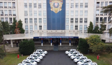 „BILI SU TAPŠAČI, A NE OBEZBEĐENJE“: Izvor iz MUP-a otkrio da su policajci nakon odlaska na mitinge SNS-a predlagani za unapređenje!