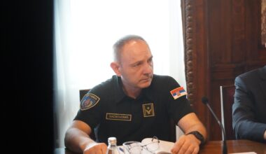 „DIREKTOR POLICIJE ODMAH DA PODNESE OSTAVKU!“ Institut za istraživanje korupcije traži odlazak Dragana Vasiljevića i drugih kompromitovanih kadrova MUP-a!