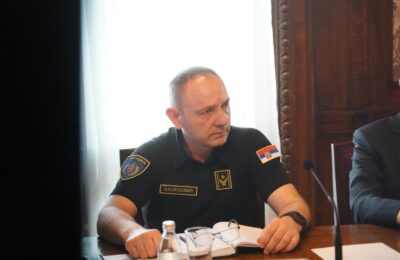 „DIREKTOR POLICIJE ODMAH DA PODNESE OSTAVKU!“ Institut za istraživanje korupcije traži odlazak Dragana Vasiljevića i drugih kompromitovanih kadrova MUP-a!