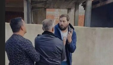 „GURALI SU NAS, ŠUTIRALI I GAĐALI KAMENICAMA“: Novinari napadnuti na biračkom mestu u Pavlovcu, policija nije reagovala! (VIDEO)