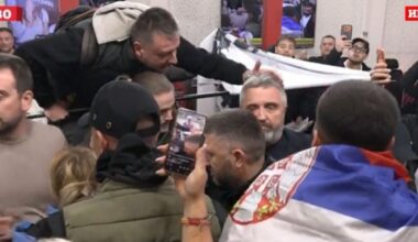 „IZVINI SE SLOBODNOM SRPSKOM NARODU“: Građani i Dijana Hrka upali u zgradu Informera i suočili Vučićevića s lažima, obezbeđenje ga izvelo, program prekinut! (VIDEO)
