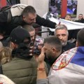 „Izvini se srpskom slobodnom narodu“: Građani upali u zgradu Informera