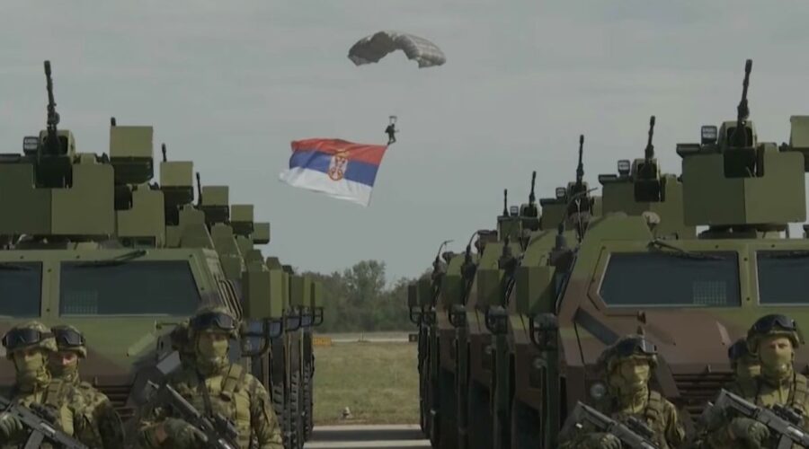 „LJUDI SU UZNEMIRENI, TU PROLAZE DECA”: Meštani Stubice tvrde da je vojska bez najave upala u selo i pucala nasred ulice! (VIDEO)