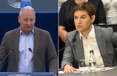 „NAPAD KAKAV DO SADA NIJE VIĐEN“: Evroposlanik Šider žestoko reagovao na protest Ane Brnabić zbog posmatranja izbora!
