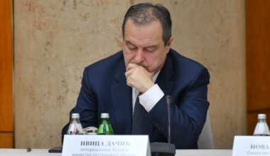 „NEOBAVEŠTENI“ MINISTAR POLICIJE: Direktor policije me nije obavestio da li je pokrenuo disciplinski postupak protiv Veselina Milića“, tvrdi Dačić!