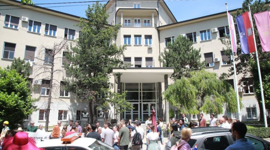 „NOVA“ STARA POSTAVA NA MEDICINSKOM U BEOGRADU: Supruga ministra Balinta na čelu – među prodekanima potpisnici SNS liste i Vučićev odlikovani lekar!