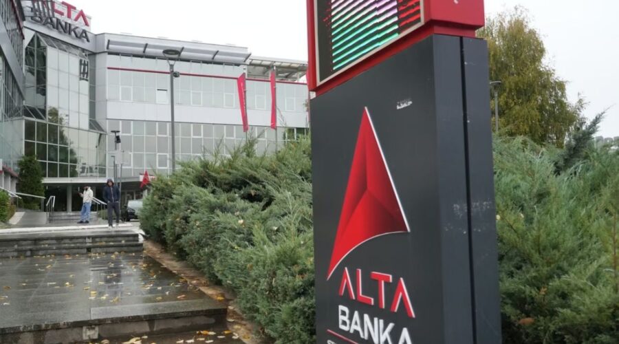 „OČUVANJE FINANSIJSKE STABILNOSTI JE NA PRVOM MESTU“: Studenti u blokadi se oglasili nakon oduzimanja licence Alta banci!