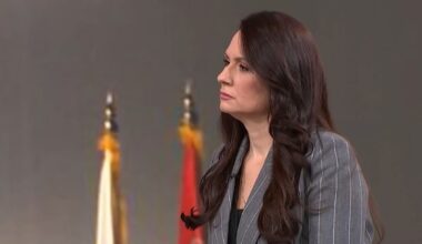 „RADNICI JAVNOG MEDIJSKOG SERVISA JE NISU BIRALI“: Deo zaposlenih RTS-a se izvinio zbog spornih izjava urednice informativnog programa! (VIDEO)