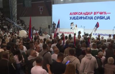 „VI STE PRETNJA PO BEZBEDNOST“: Obezbeđenje SNS-a sprečilo novinare Nove i Glasa Zaječara da izveštavaju sa naprednjačkog skupa!
