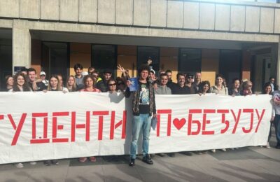 „VIDIMO SE NA SUDU!“: Studenti iz dijaspore podneli žalbe protiv RIK-a: „Građanima Srbije u inostranstvu uskratili pravo glasa!“