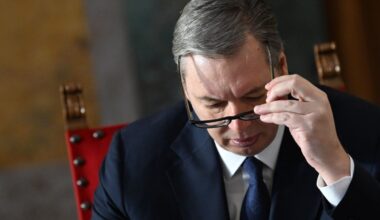 „VUČIĆ JE PREUZEO I SUDSKU VLAST“: Sudije i tužioci „Odbrane struke“ – Njegova pomilovanja doneta mimo zakonske procedure!