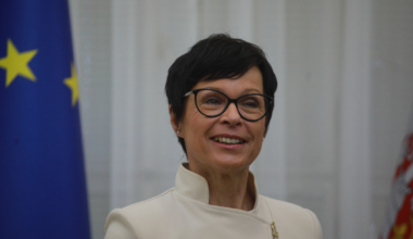 „ZA SRBIJU MOŽE DA POČNE NOVO POGLAVLJE“: Marta Kos čestitala Studentskoj listi na izbornoj pobedi!