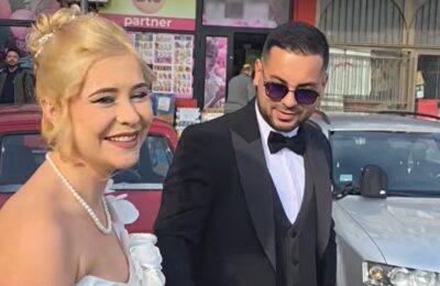 „ZAJEDNO SMO REŠILI DA POBEDIMO OVAMO, PA DA POBEDIMO U ŽIVOTU“: Prizor mladenaca kako glasaju na izborima oduševio Srbiju! (VIDEO)